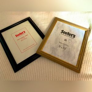 2 wood picture frames 8x10”